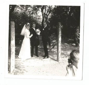 Brisbane - hij wacht op zijn tickets voor australie dat was in 1967