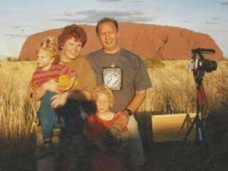 Uluru (Ayers Rock) - Backpacking Australia, 1992, 6 weken, Samantha 6 jaar, Kimberly 2 jaar