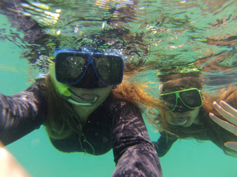 Whitsunday Islands - Wat doe je als je bang bent voor haaien? Ja een selfie nemen en lachen :)