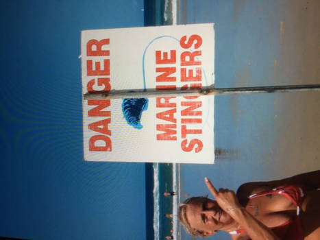 Brisbane - Dit bord zie ik als ik al in zee GEWEEST ben. BLOND he!!!