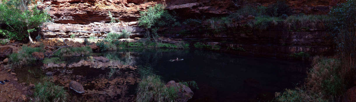 Karijini National Park - Morning swim - Circular Pool - even with broken wrist!