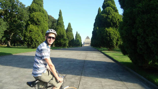 Melbourne - Melbourne by bike @ war memorial