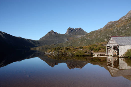 Cradle Mountain-Lake St. Clair National Park - Mirror lake...