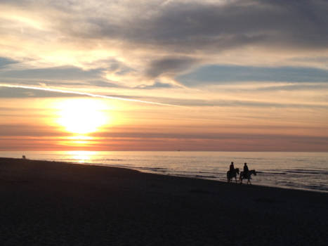 Whitsunday Islands - Sunset at Golden Bay NZ