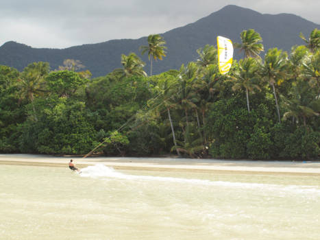 Cape Tribulation - Kitesurfing in croc infested waters