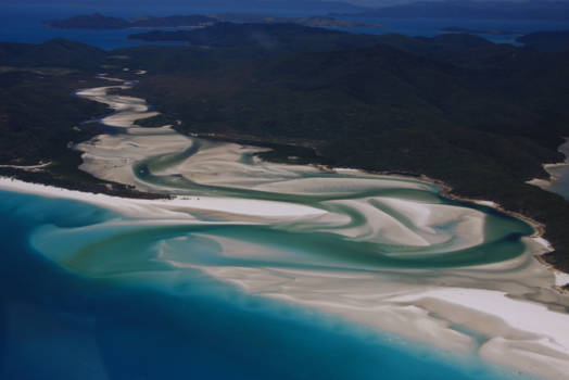 Whitsunday Islands - Flying Whitsunday Islands crossing Whitehaven Beach