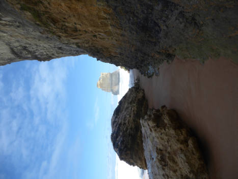 Great Ocean Road - Traveling puts life in perspective.