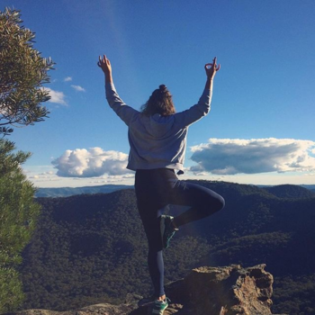 Blue Mountains - Doing some yoga after a heavy climb