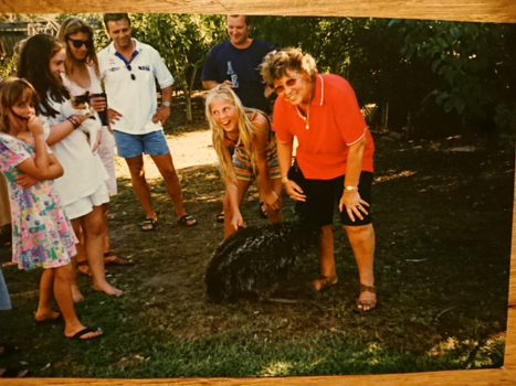 Victoria (Australië) - Ik, Oma en de emoe op familie bezoek.. 20 jaar geleden