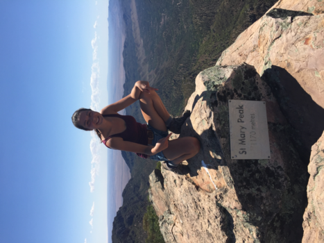 Flinders Ranges National Park - De top van St. Mary peak bereikt na 4 uur klimmen in 35 graden