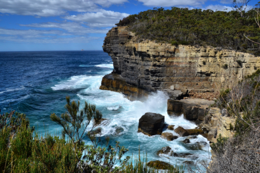 Tasmanië - Wave after wave