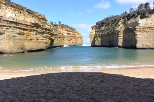 Great Ocean Road - Ocean cliff