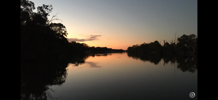 Victoria (Australië) - Sunrise, Murray River, Total silence