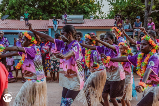 Queensland - The ladies doing there dance
