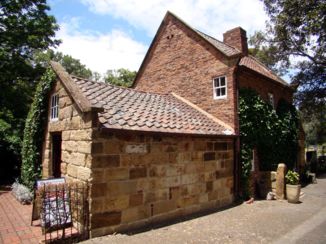 Melbourne - Cookscottage in Fitzroy Gardens.