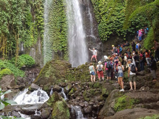 Sawadee - Waterval richting tawamanga