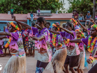 Queensland - The ladies doing there dance